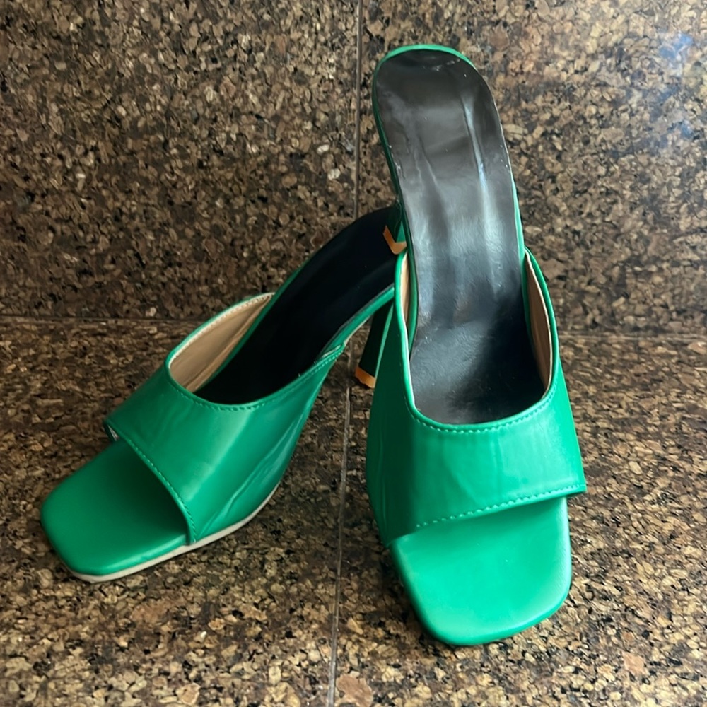 ☘️☘️Shamrock Green Open Toe Stiletto Heels☘️☘️